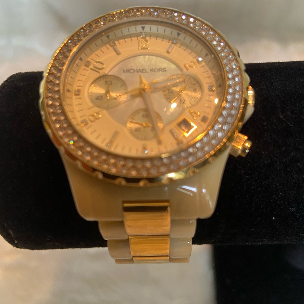 Michael Kors Gold and Cream Women's Watch - Picture 1 of 4
